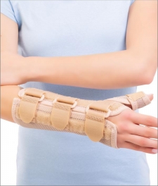 SRT228 AEROTEC M FINGER, ORTEZÄ‚ DE ÃŽNCHEIETURA MÃ‚INII MÃ‚NÄ‚ DEGET FIXÄ‚ 